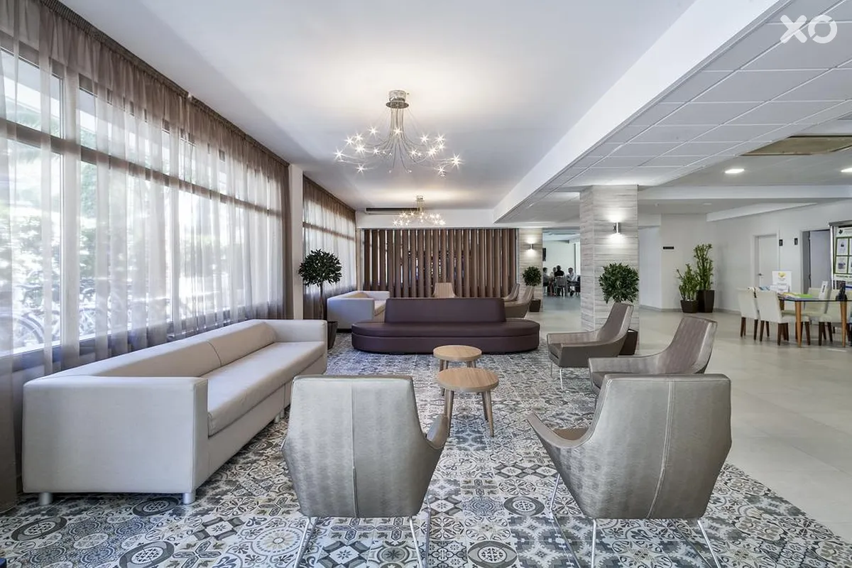 Oasis Park Hotel