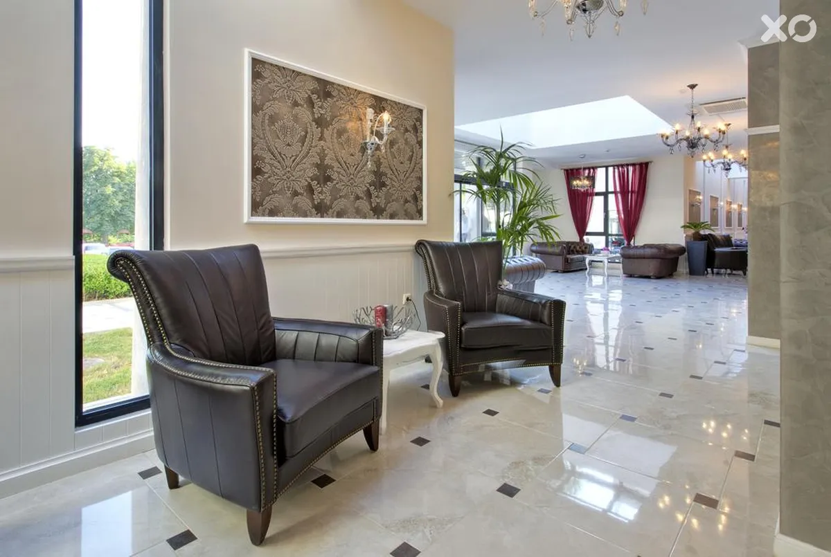 White Rock Castle Suite Hotel