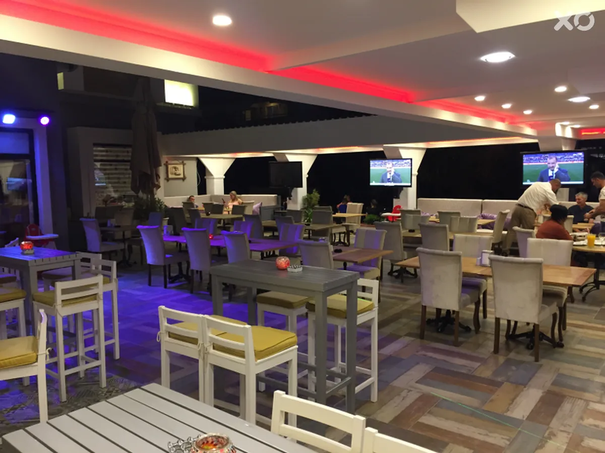 Aryes Deluxe Hotel