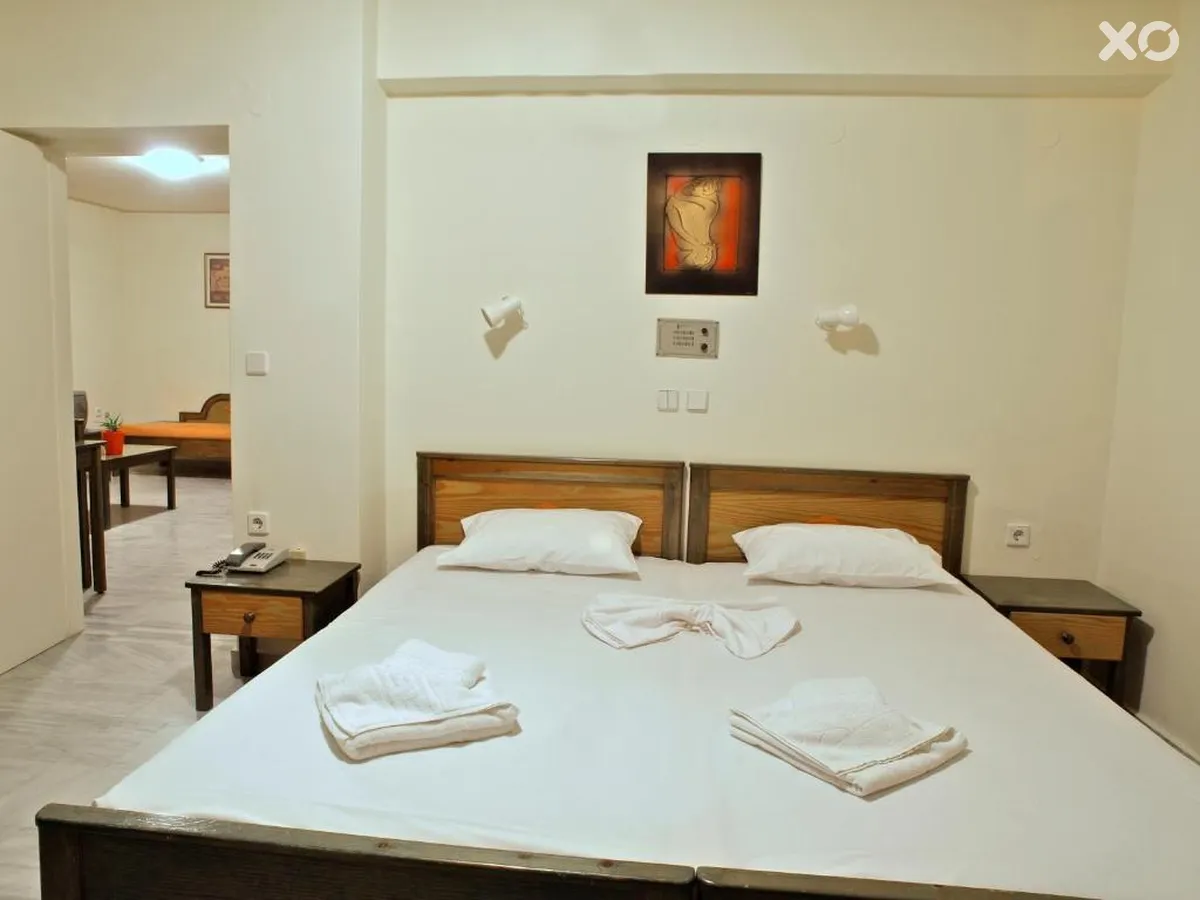 Alexandros M Hotel