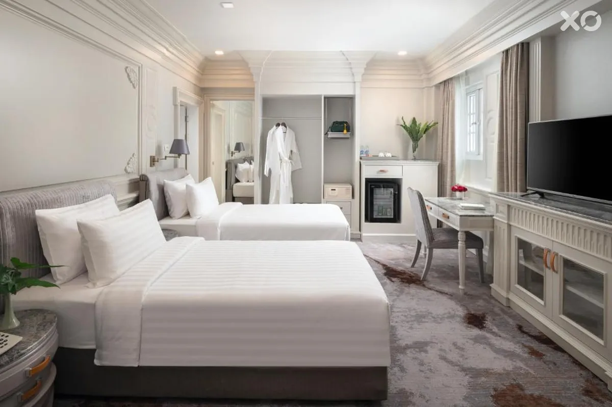 Kingston Suites