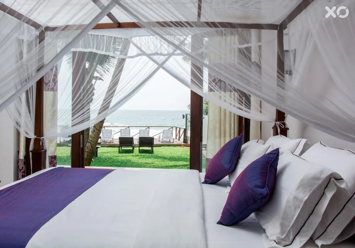 Sapphire Seas Beachfront Hotel