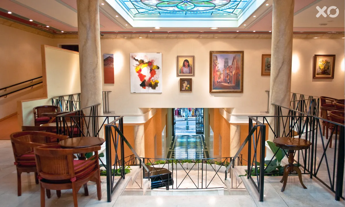 RF Astoria Hotel