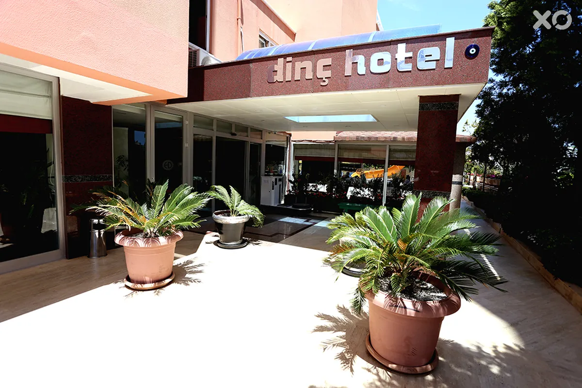 Lara Dinc Hotel