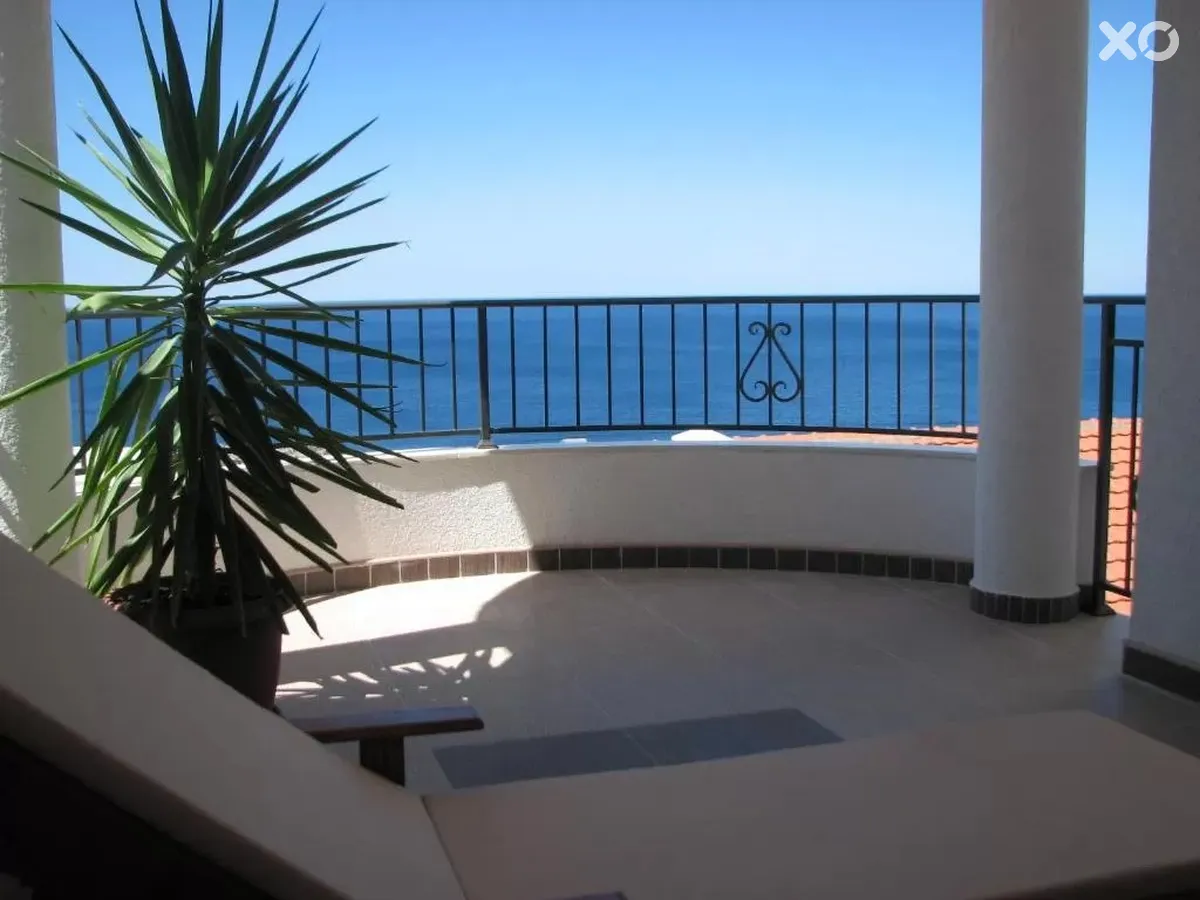 Leut Apartments