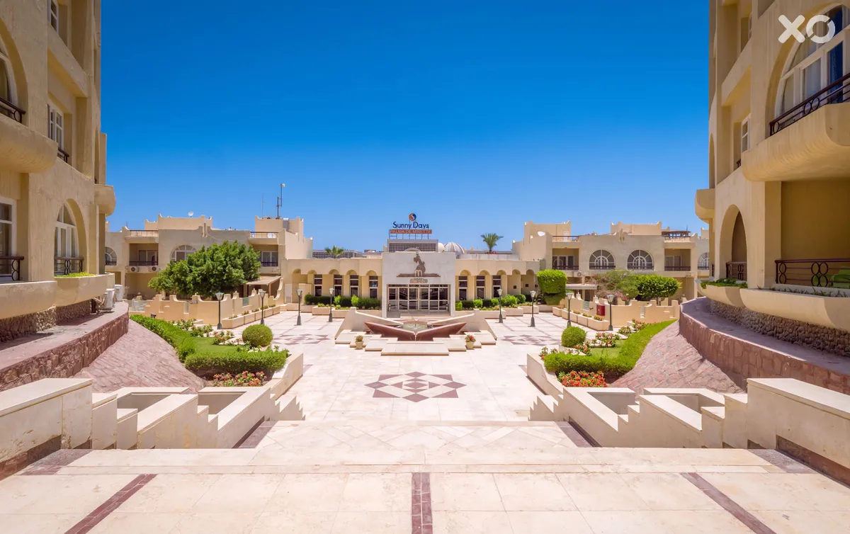 Sunny Days El Palacio