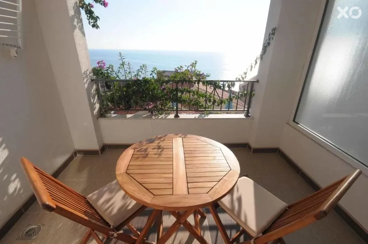 Leut Apartments