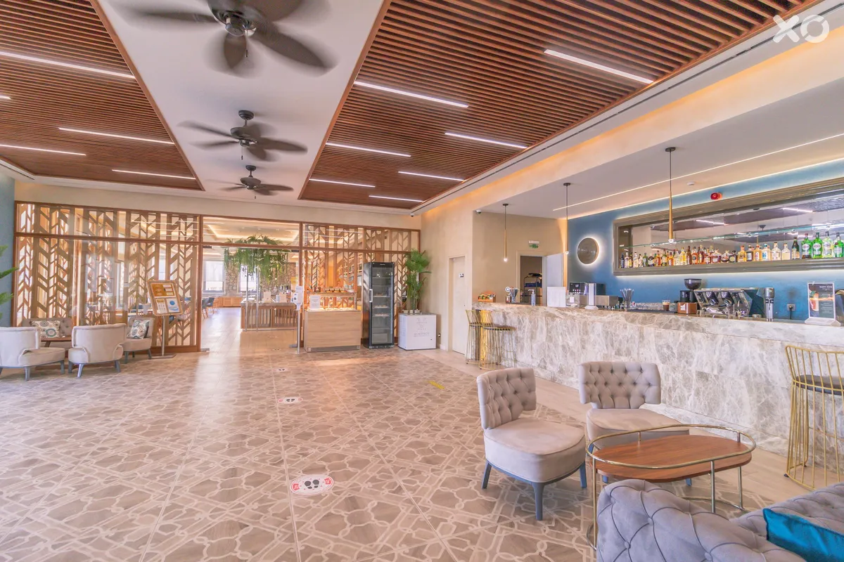 Almyros Beach Resort & Spa