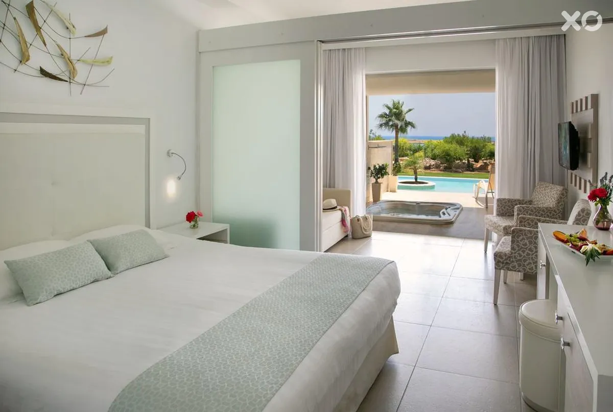 Asterias Beach Hotel