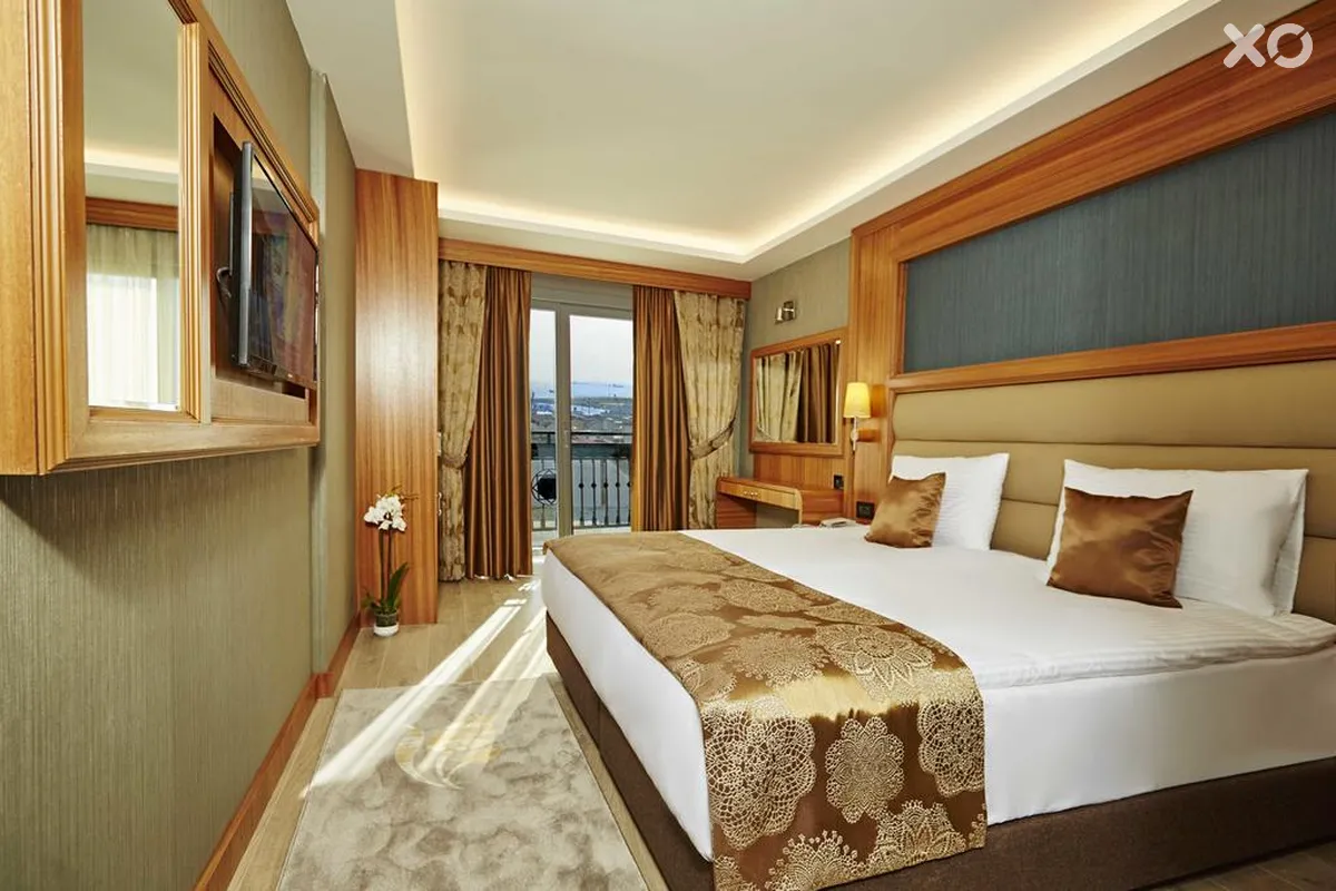 Ilkbal Deluxe Hotel
