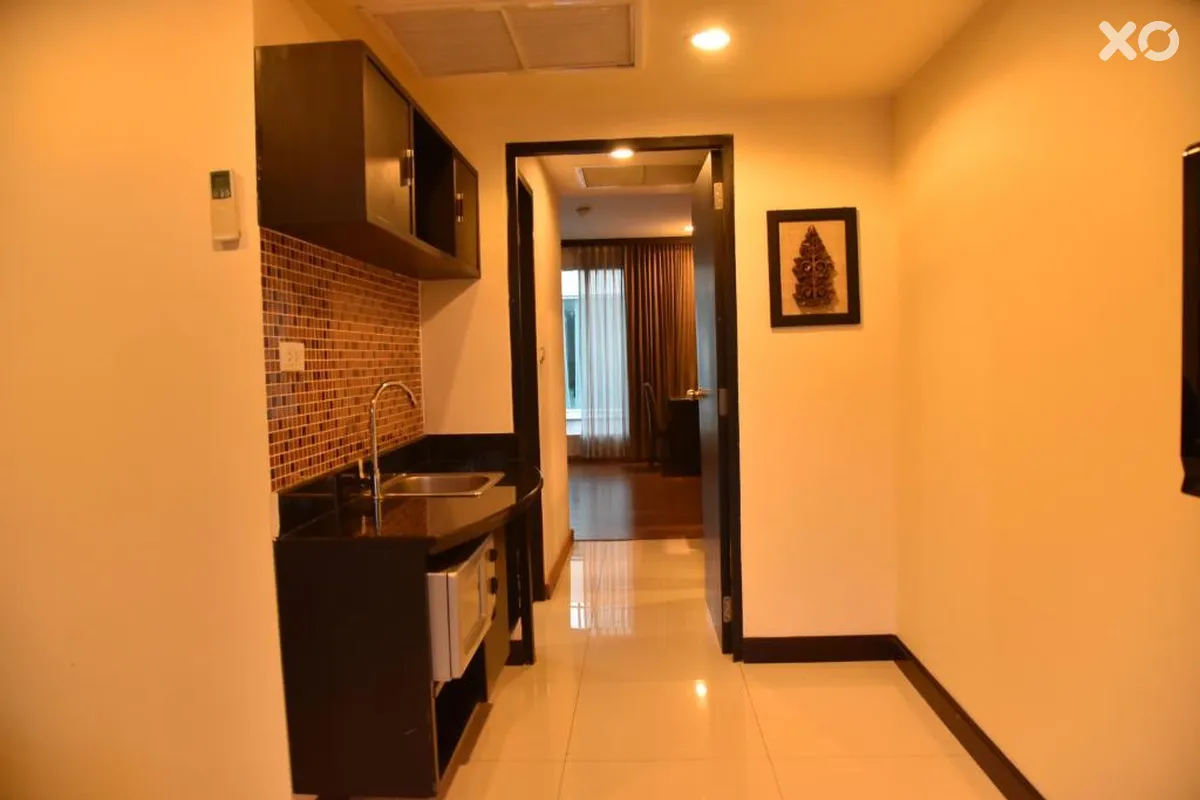 Boss Suites Nana Hotel