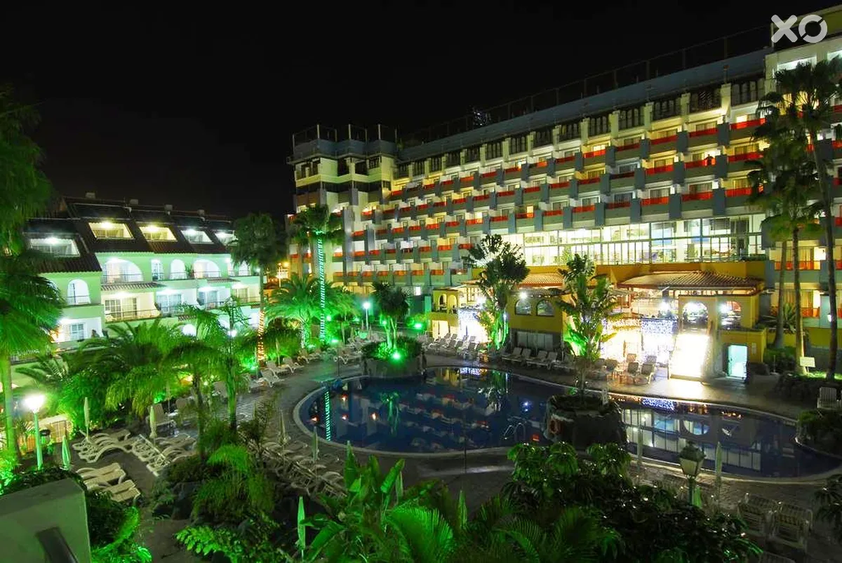 Paradise Park Fun Lifestyle Hotel
