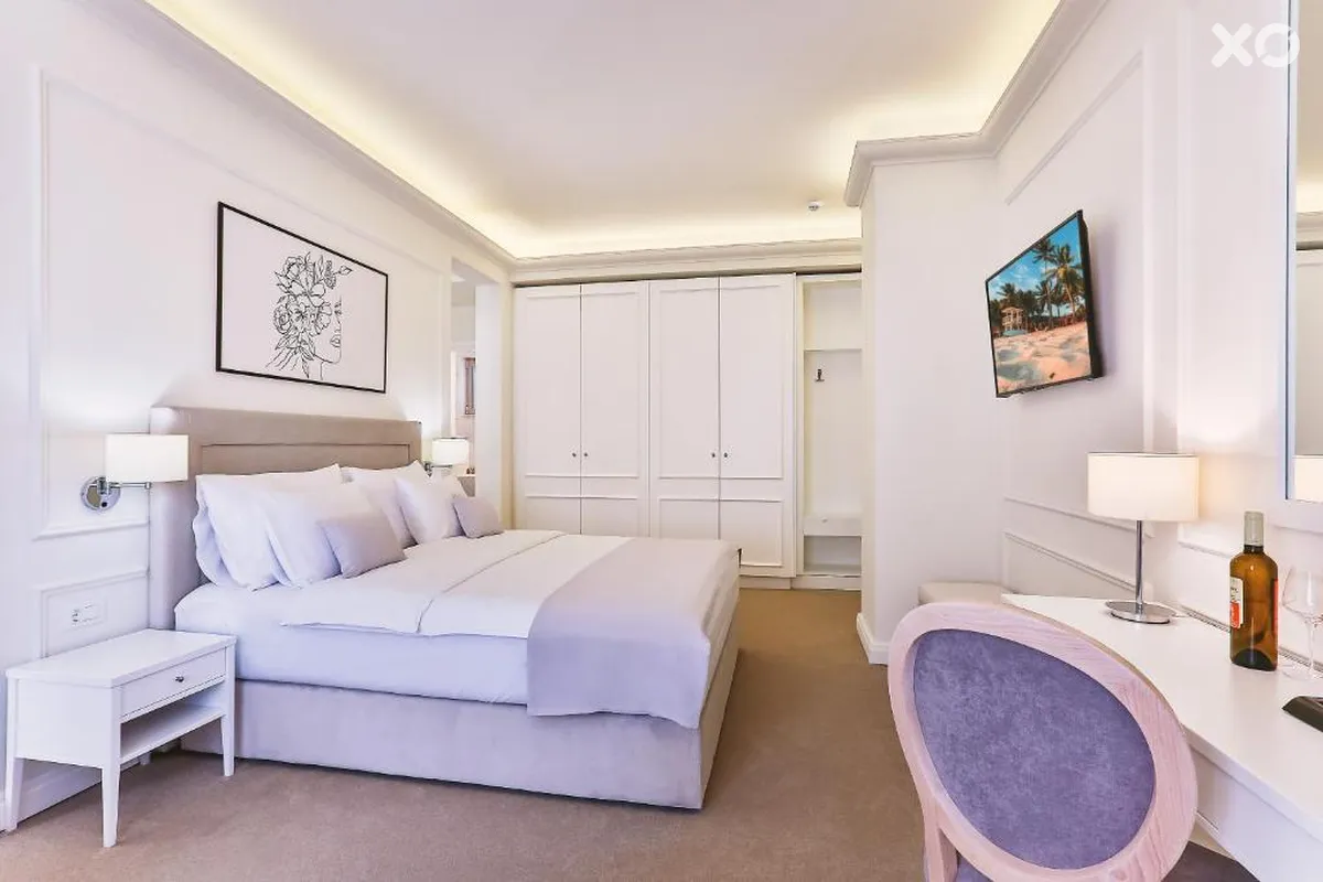 Crown Hotel