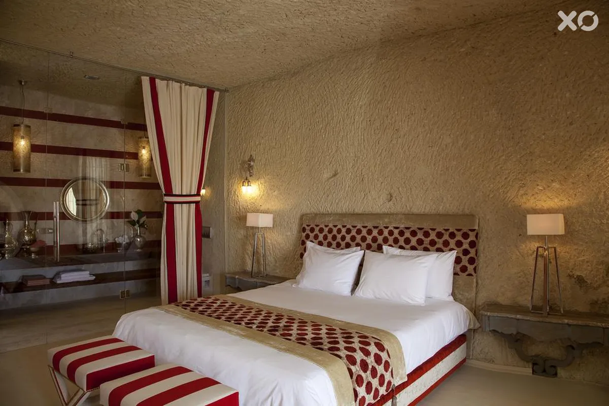 Hezen Cave Hotel