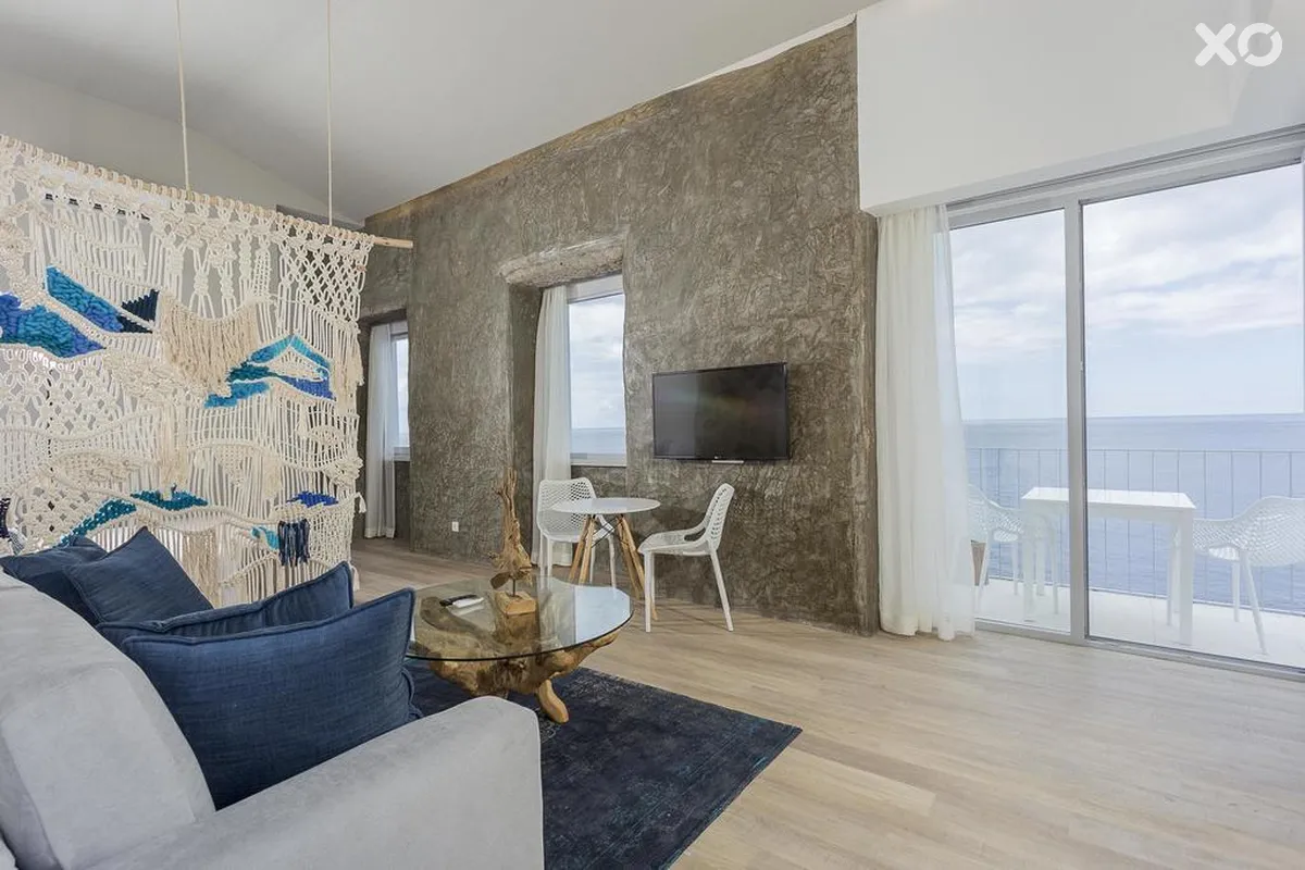White Exclusive Suites & Villas
