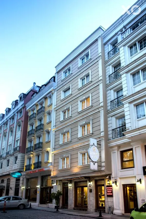 Raymond Hotel