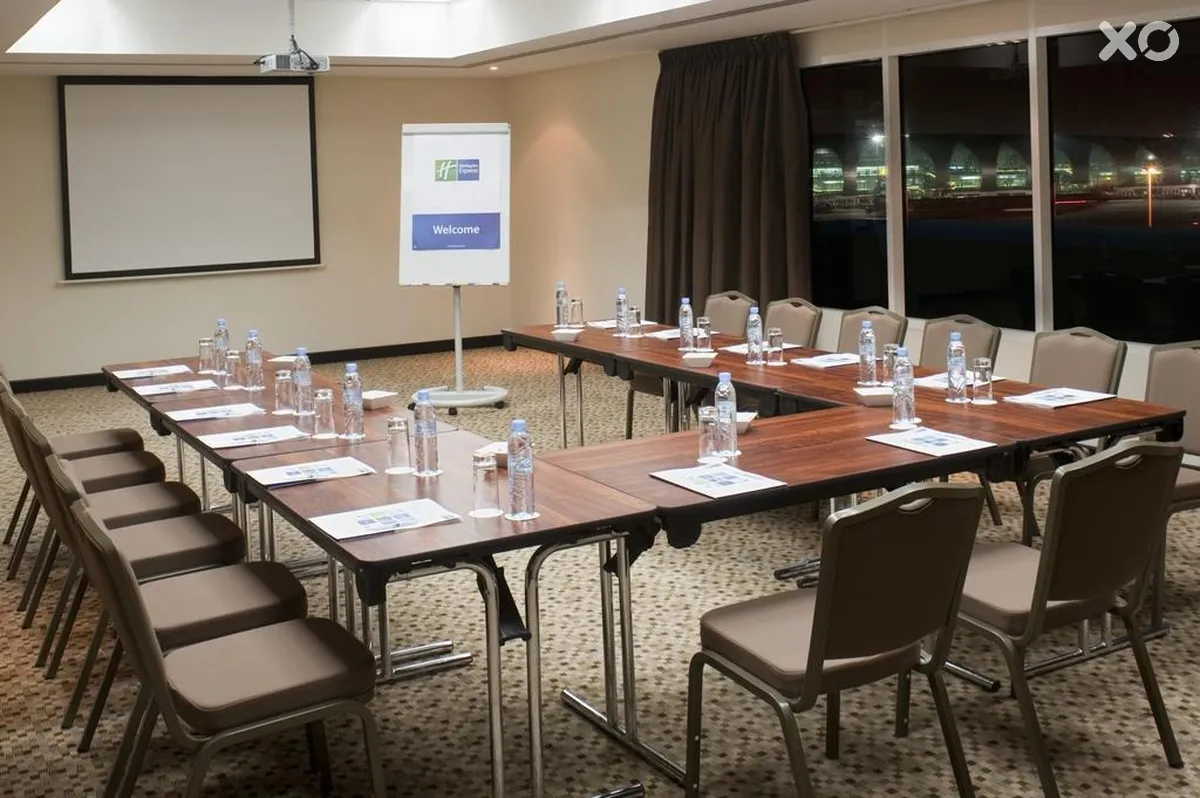 Holiday Inn Express Dubai Airport