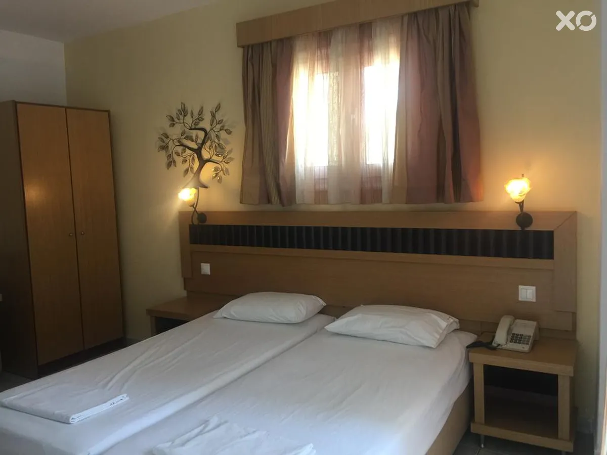 Sarantis Hotel
