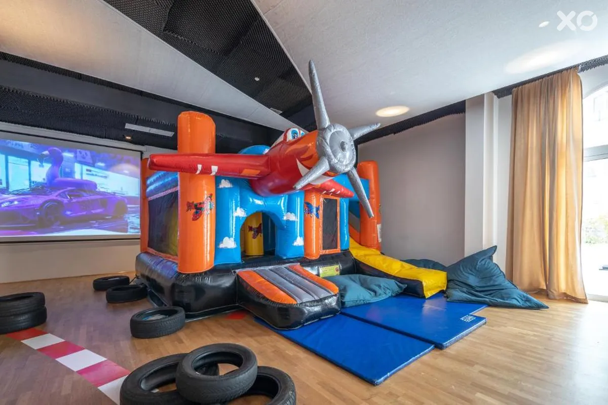 Lisanj Hotel