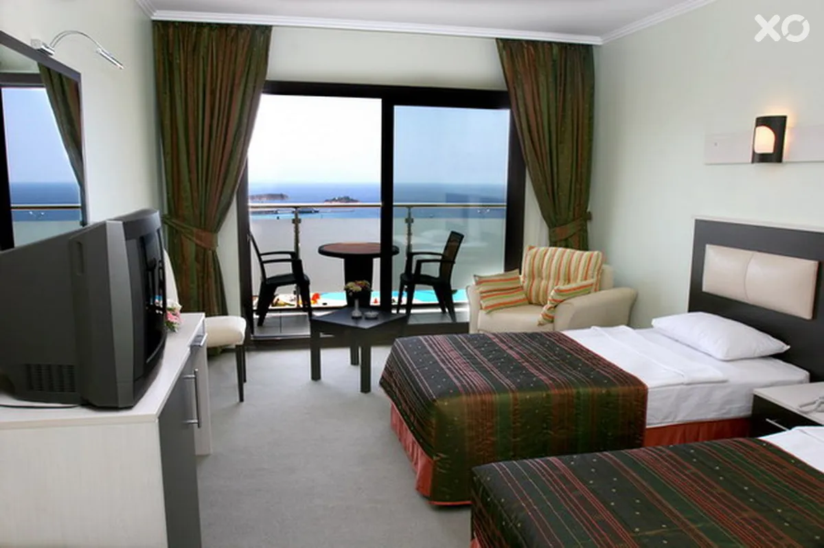 First Class Hotel