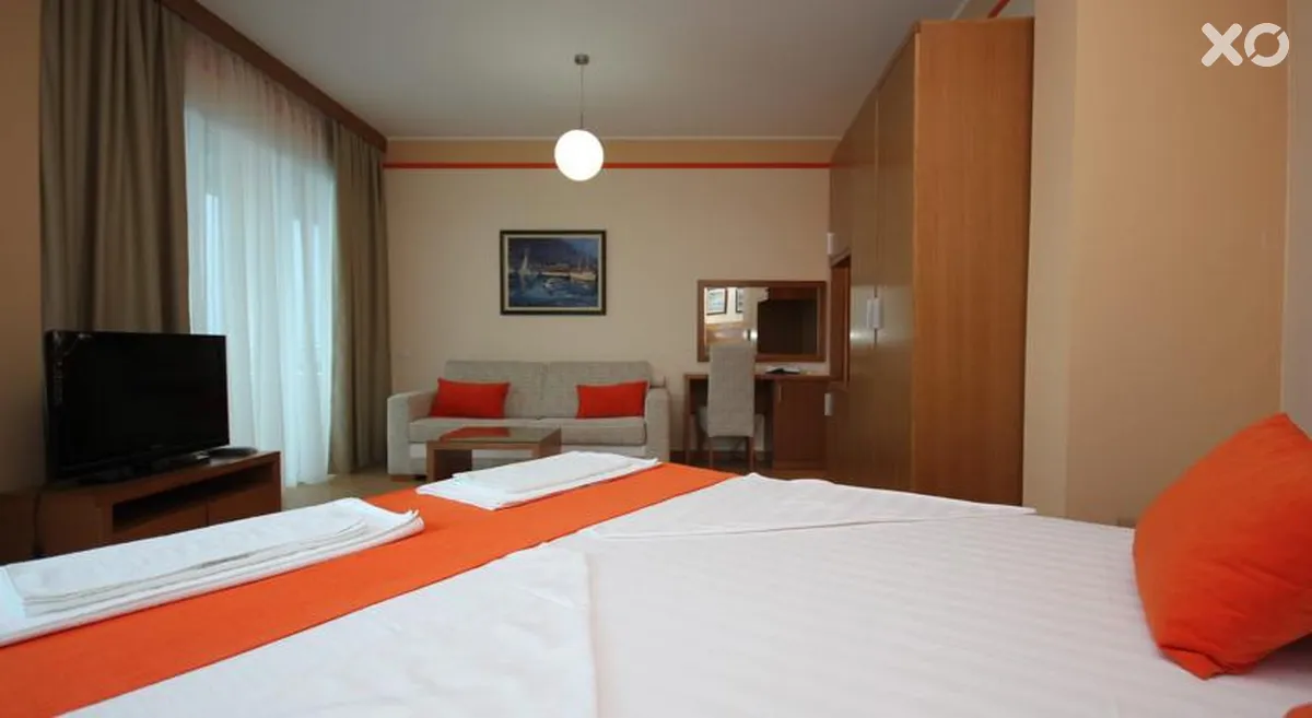 Deus Apartments