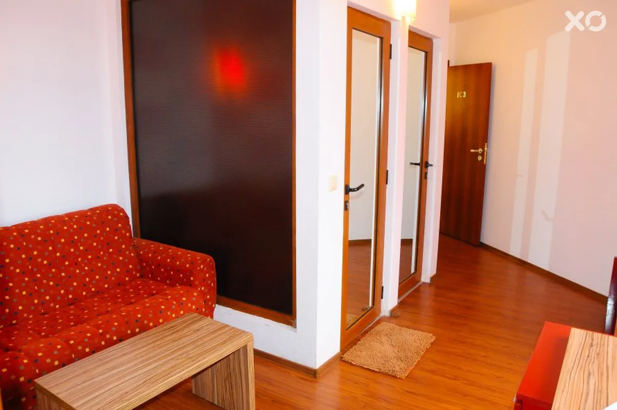 Apolis Hotel