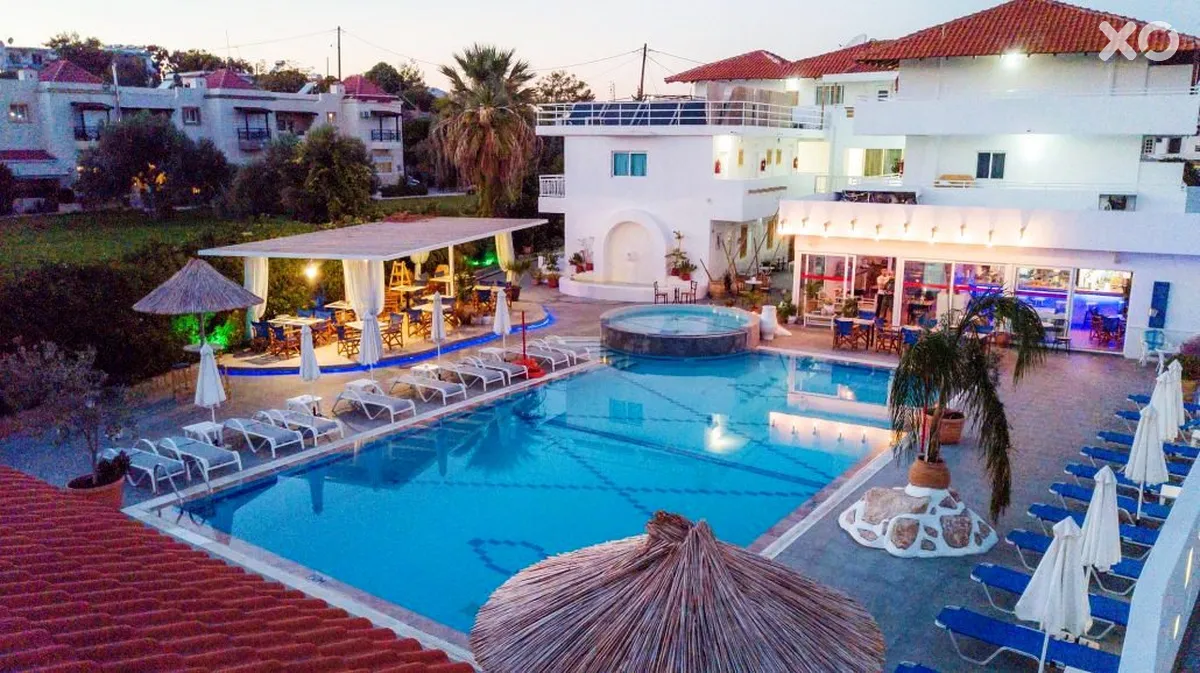 Tinas Plus Hotel