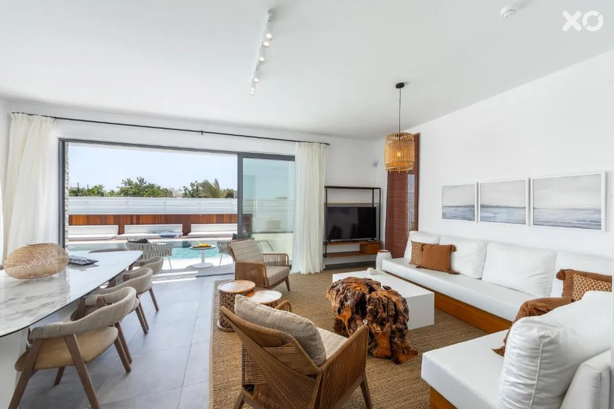 Louis Chris Le Mare Gold Villa