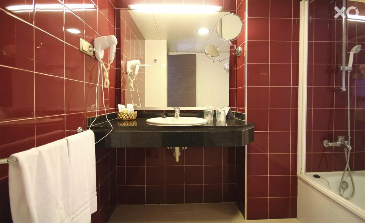 Aqua Hotel Montagut Suites