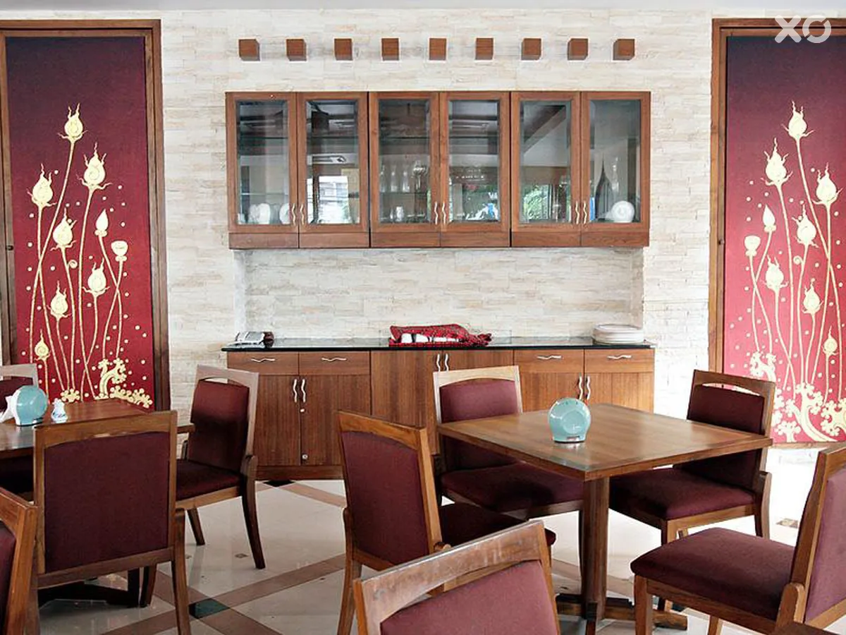 Aiyara Palace Hotel