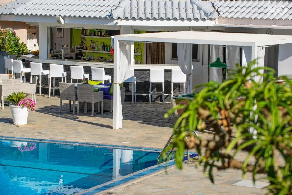 Kristalli Hotel Apartments