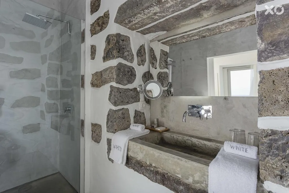 White Exclusive Suites & Villas