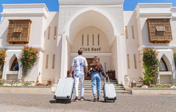 Красное море для отдыха и прогулок! Побережье, бассейны и вечерние шоу