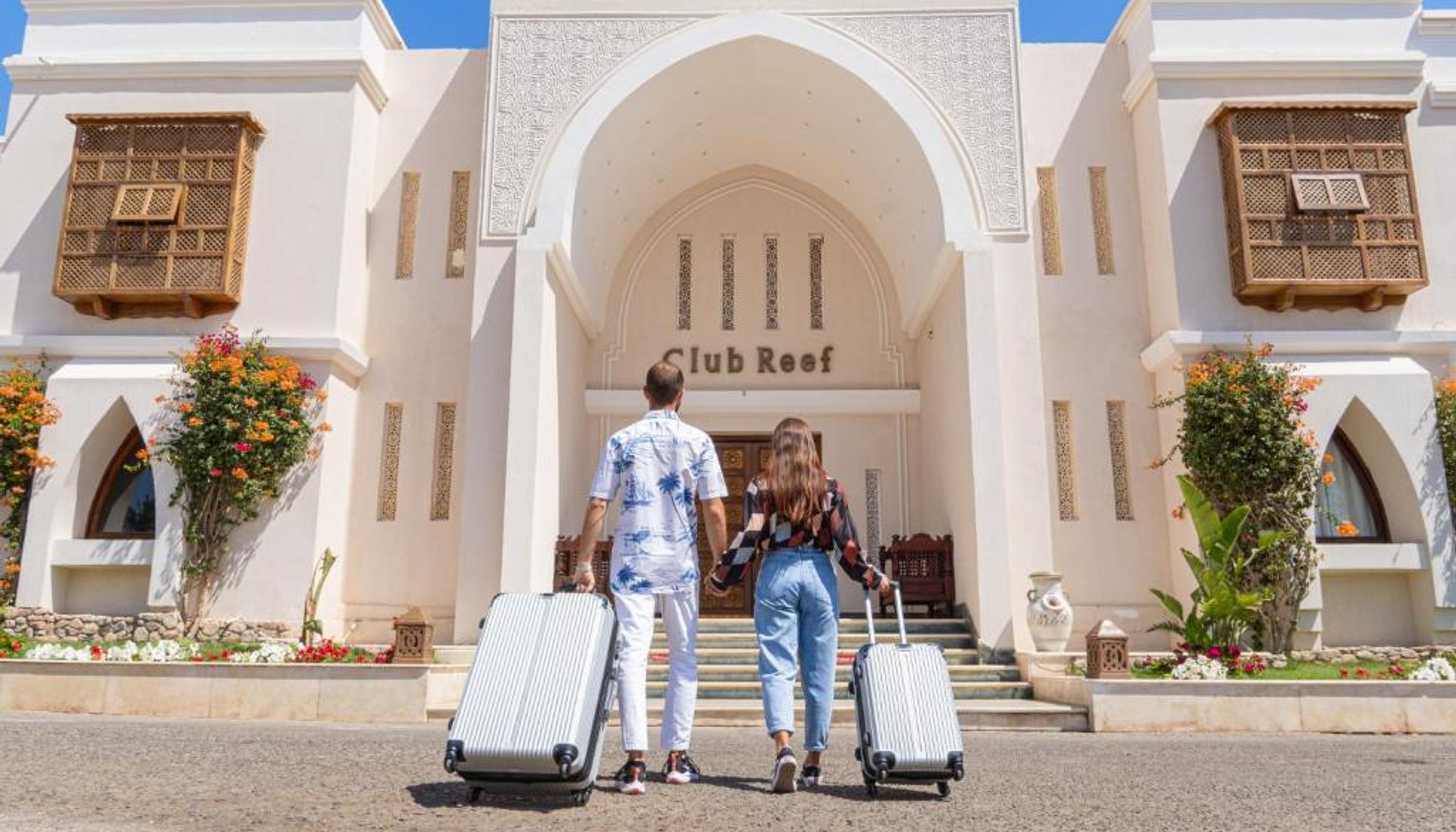 Красное море для отдыха и прогулок! Побережье, бассейны и вечерние шоу