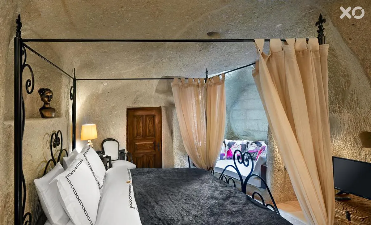 Seraphim Cave Hotel