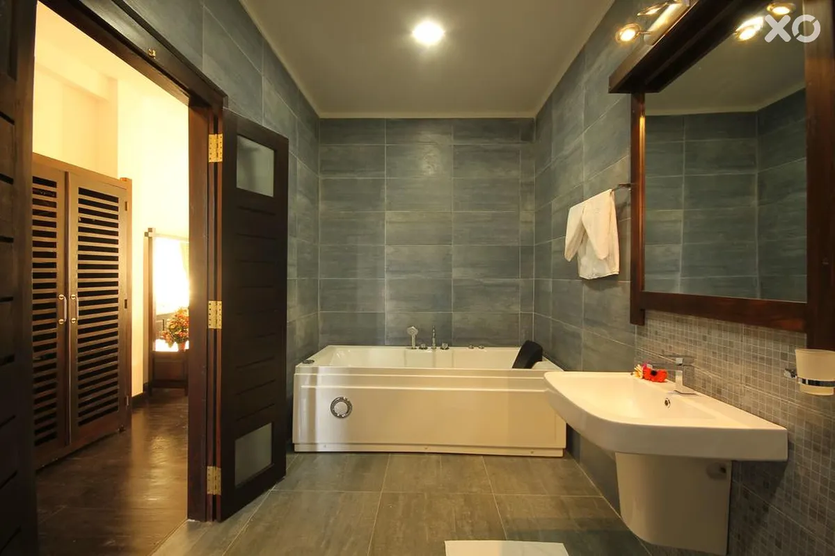 Saffron Hotel