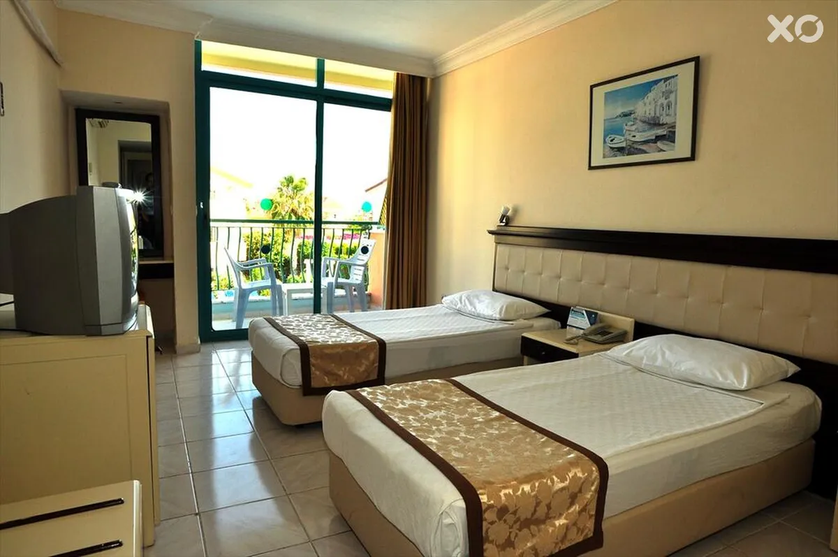 Park Side Hotel (Ces Park Hotel)
