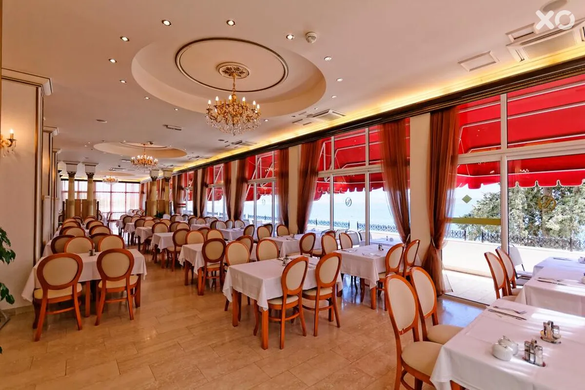 Val Hotel