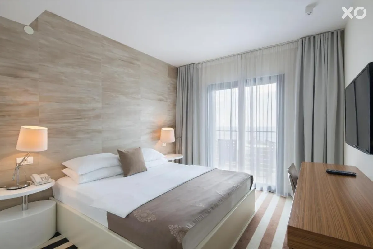 Aleksandar Hotel