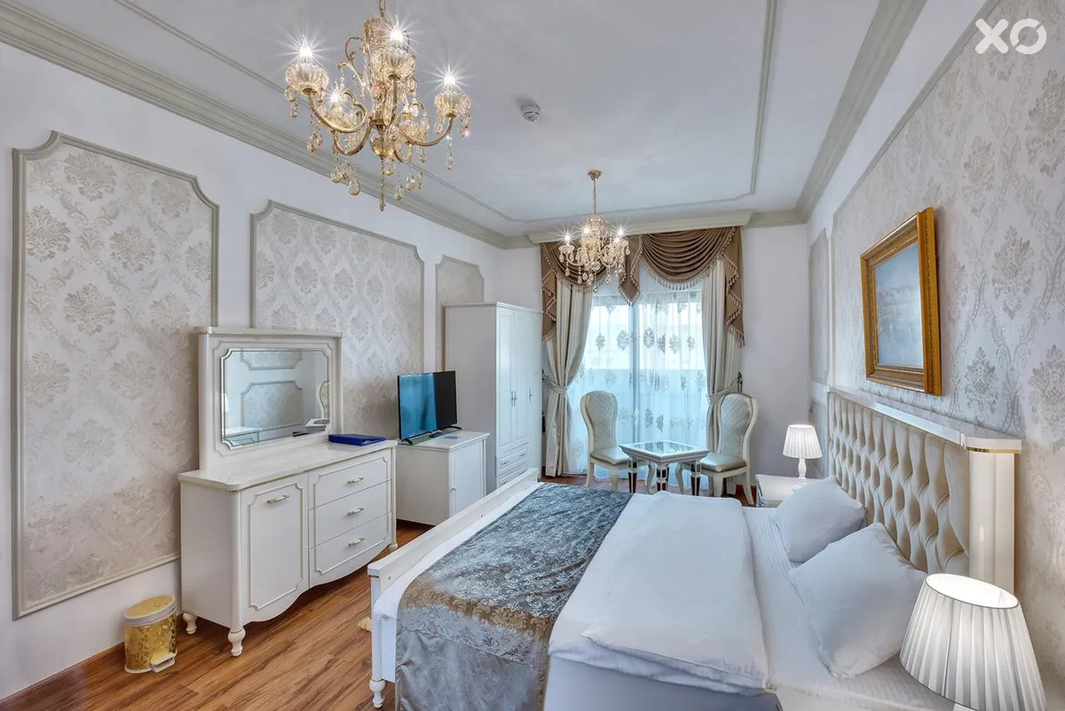 Royal Hotel