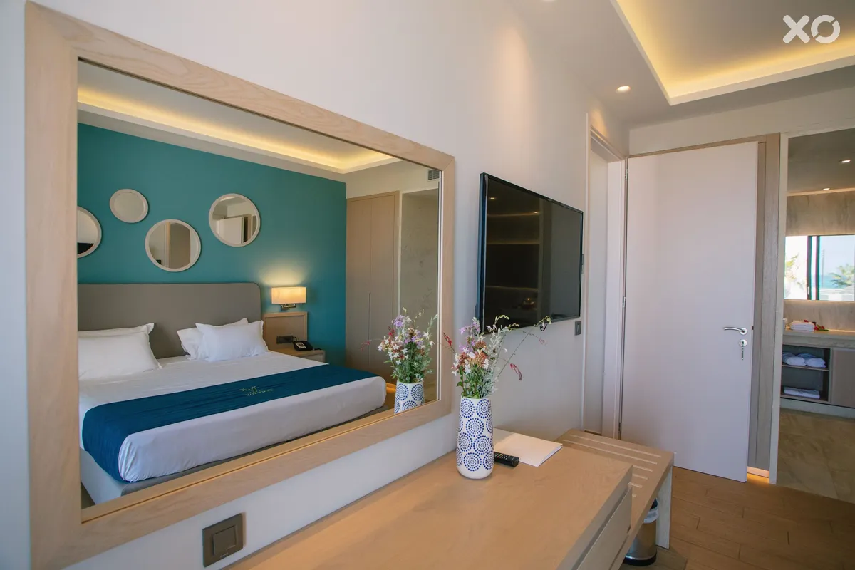 Almyros Beach Resort & Spa