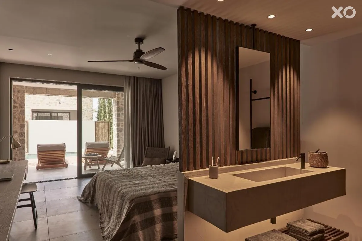 Theros All Suite Hotel