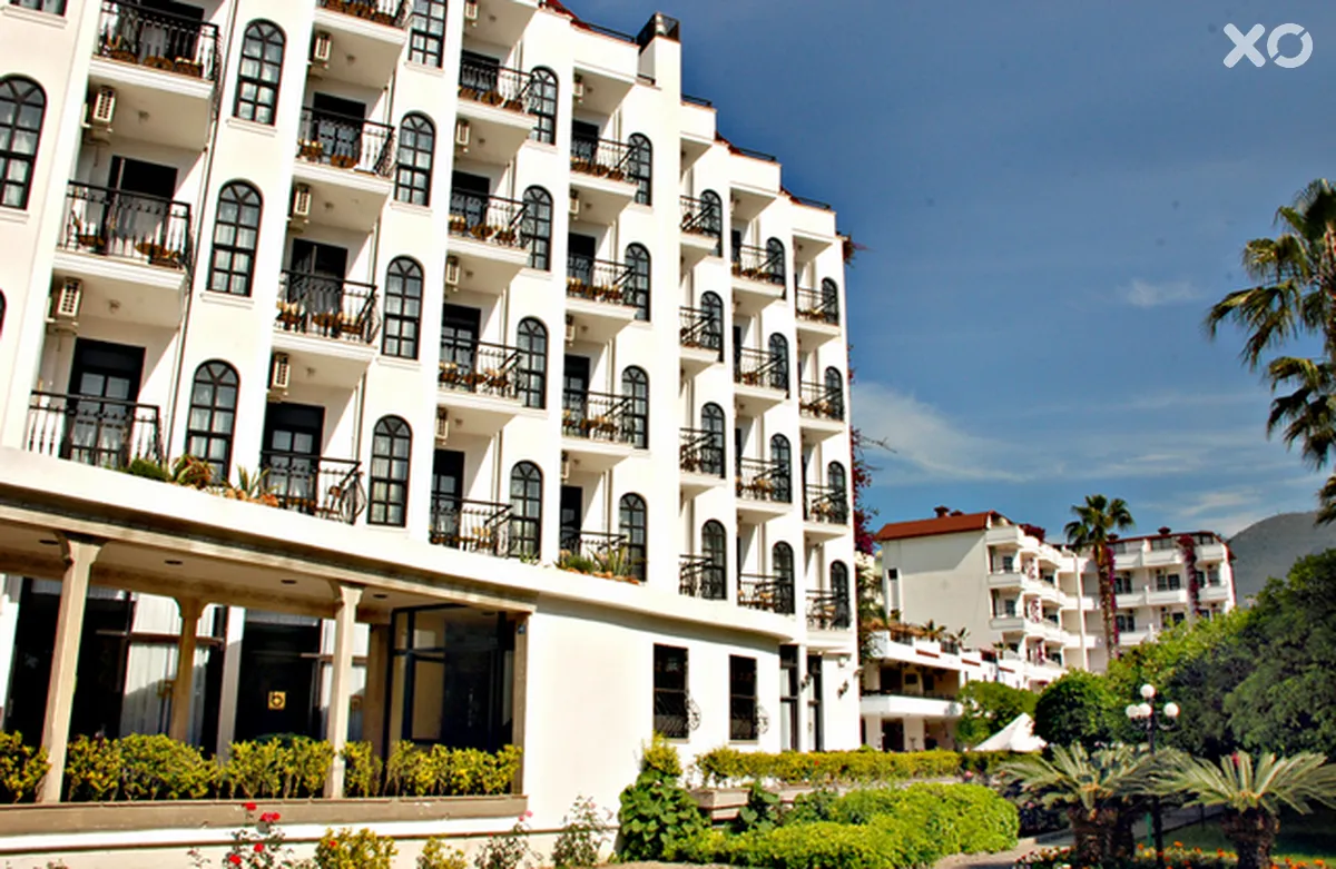 Boulevard Hotel