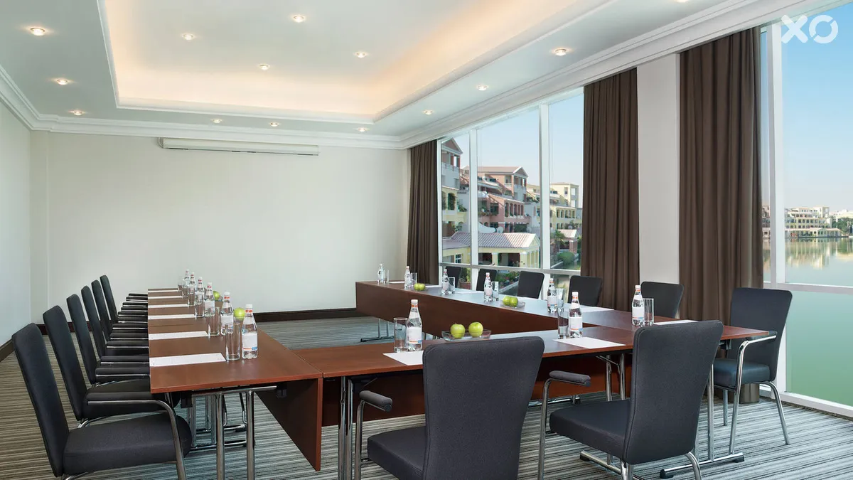 Copthorne Lakeview Hotel Dubai, Green Community