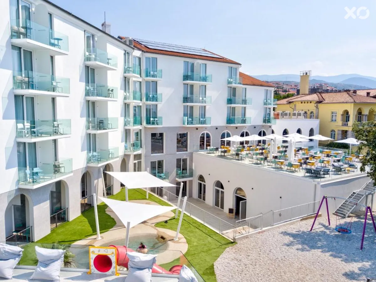 Lisanj Hotel