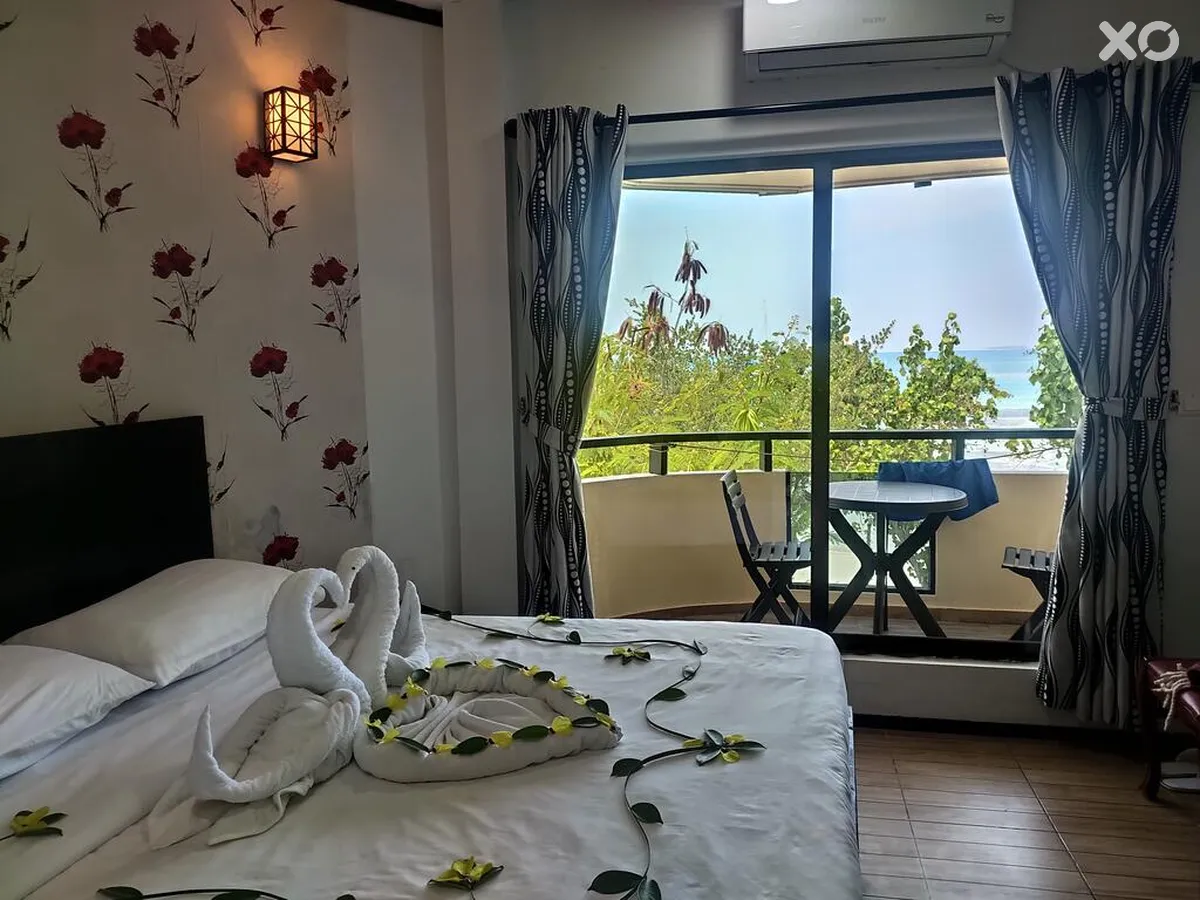 Crown Beach Hotel