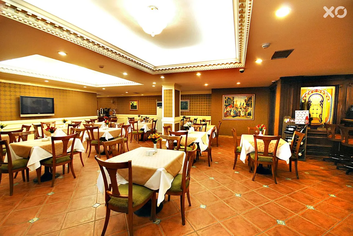 Golden Crown Hotel