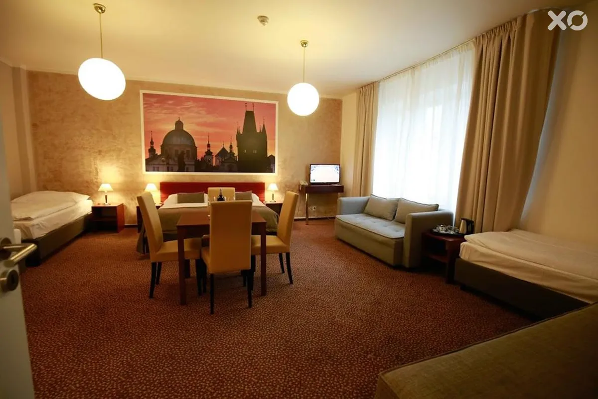 Metropolitan Old Town Hotel