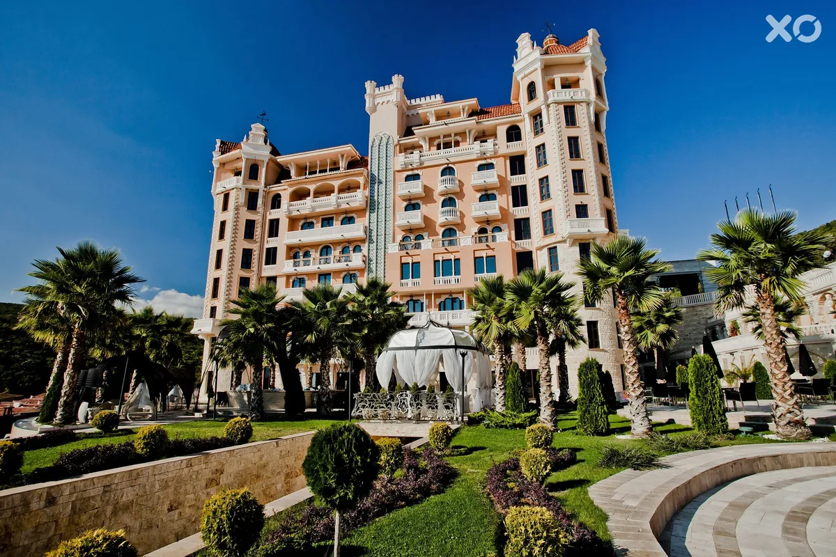 Royal Castle Design & Spa