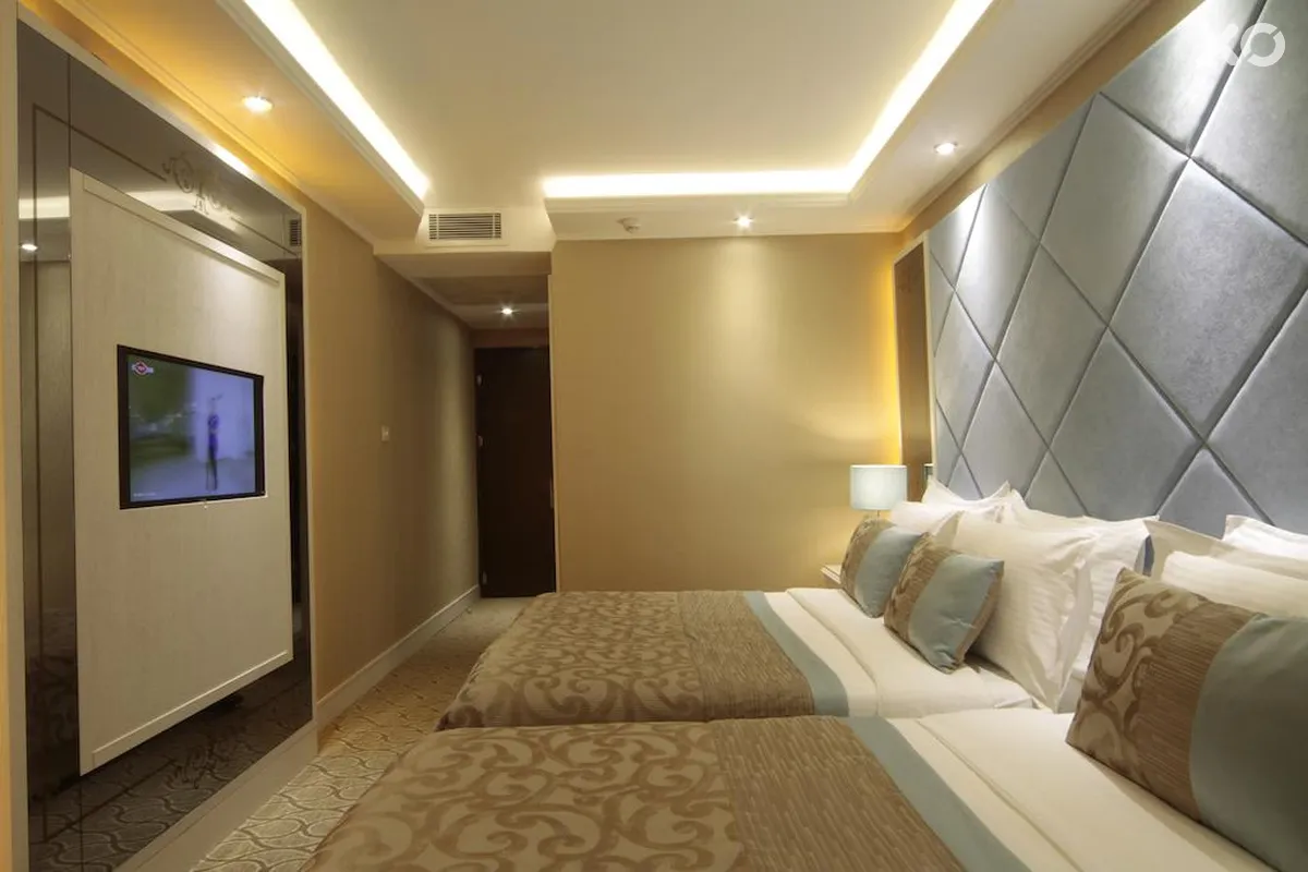 Black Bird Hotel